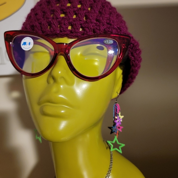 Readers +1.25 - Picture 2 of 2